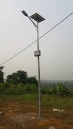 LAMPADAIRE SOLAIRE AUTONOME 50W 3 en 1