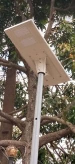 LAMPADAIRE SOLAIRE AUTONOME 30W ALL EN 1