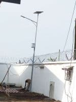 LAMPADAIRE SOLAIRE AUTONOME 50W 3 en 1