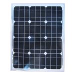 Panneau solaire 305Wc monocristallin Victron Energy 24V installé sur un toit résidentiel